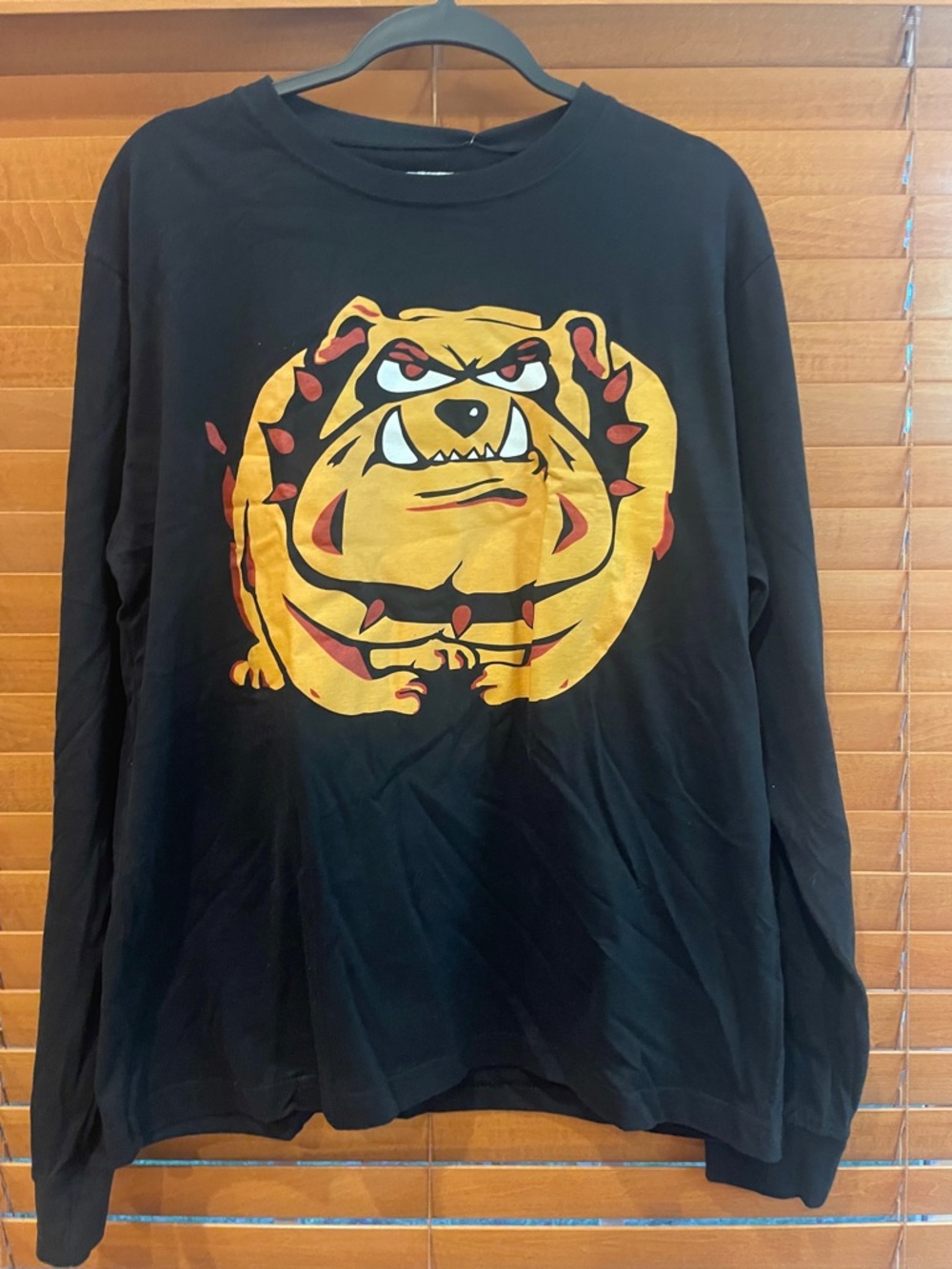 Liga Retro Black Long-Sleeve T-Shirt with Yellow Bulldog Graphic size Lg (OL2)